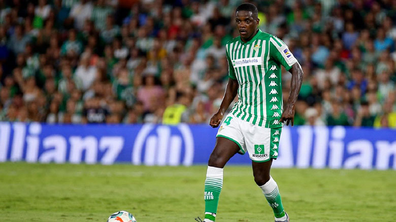Norwich Tertarik Rekrut William Carvalho