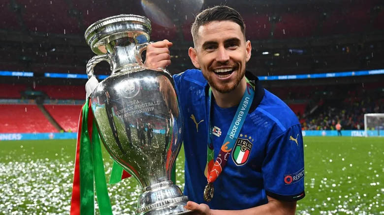 Jorginho Dapat Penghargaan Pemain Terbaik