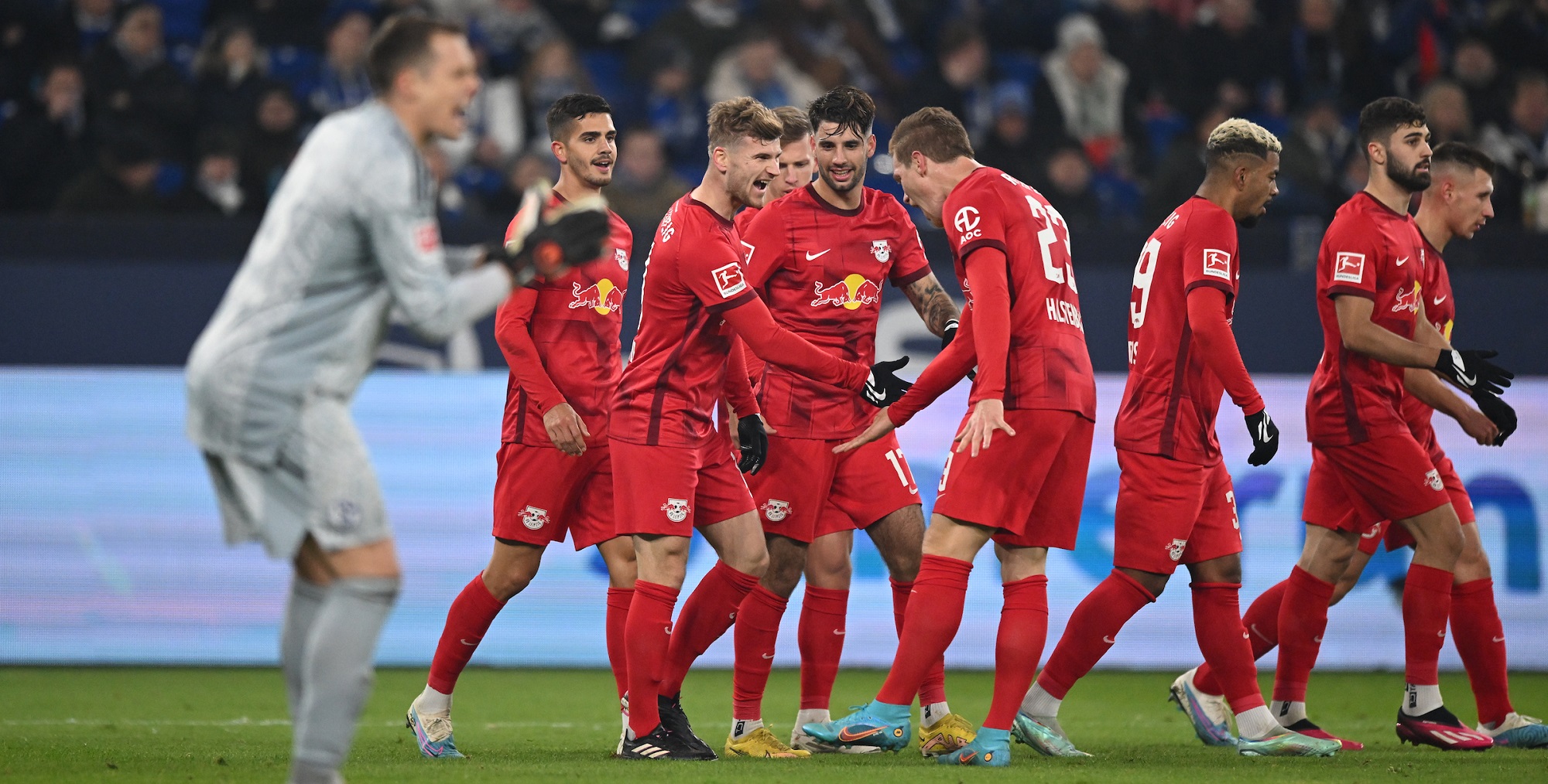 RB Leipzig Bantai Schalke 6-1