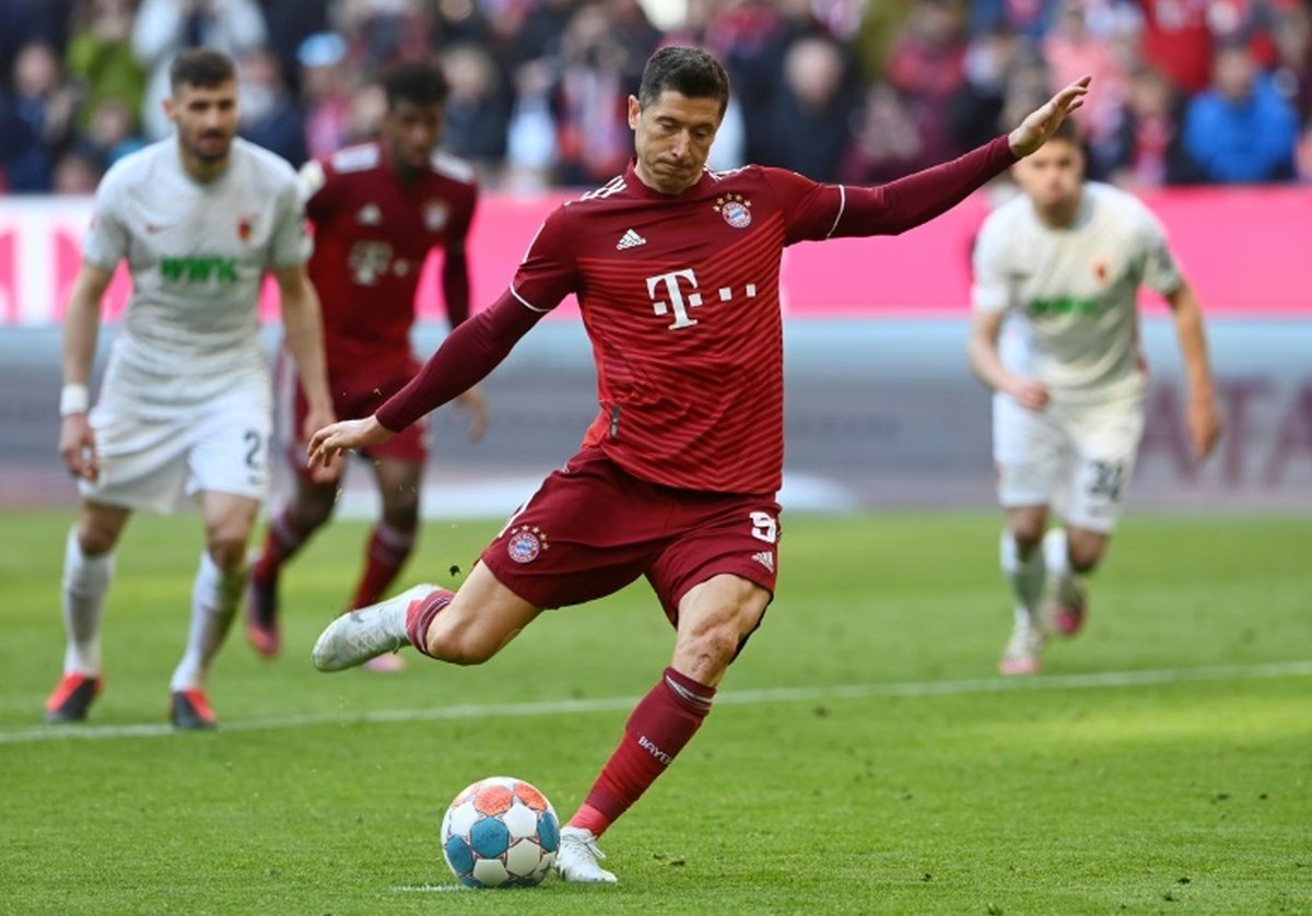 Hasil Bundesliga: Menang Atas Augsburg, Bayern Munich Jaga Jarak di Puncak Klasemen Bundesliga