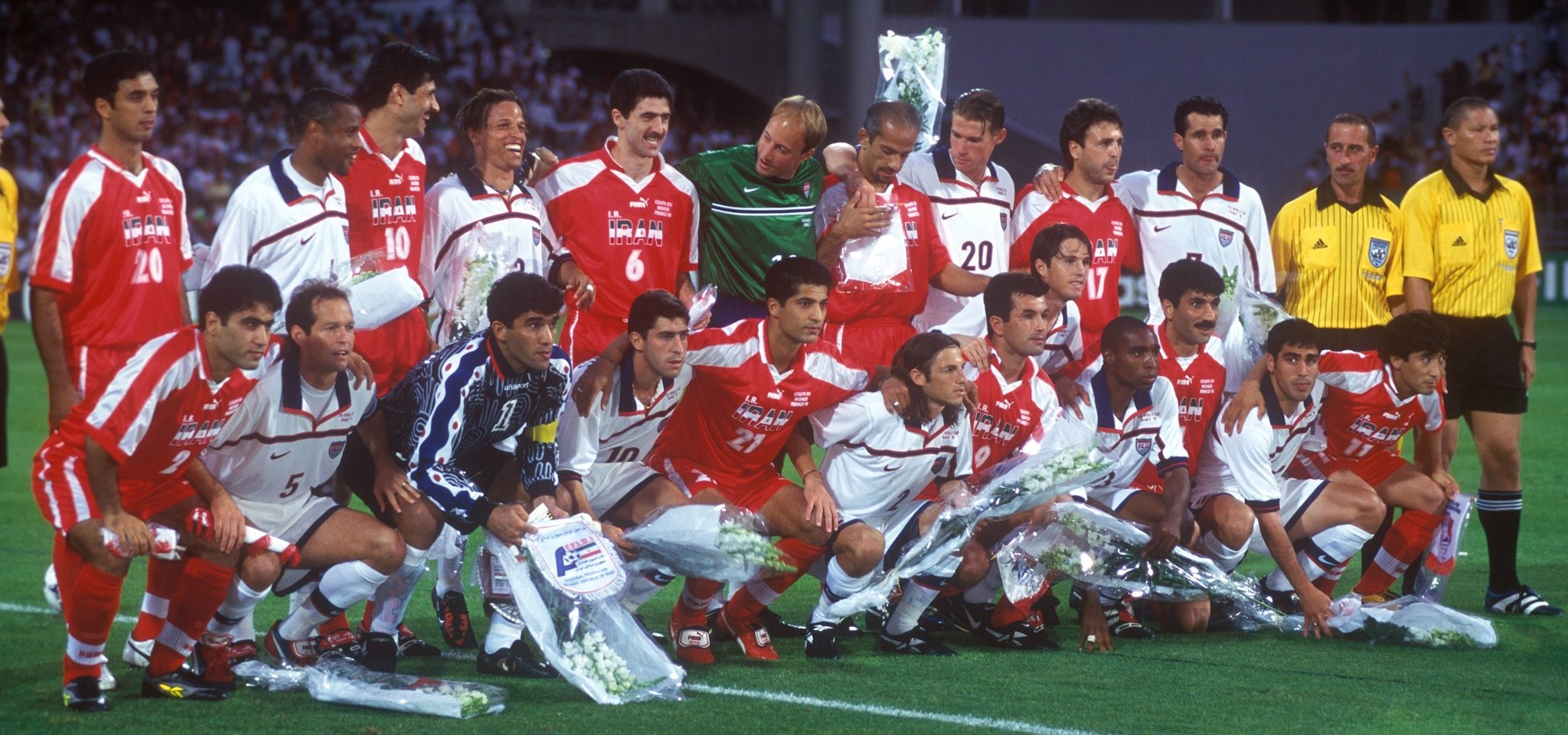 ‘Laga Terbesar Abad Ini’, Menganang Laga Amerika Serikat dan Iran di Piala Dunia 1998