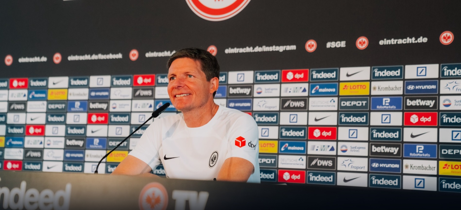 Oliver Glasner: Eintracht Frankfurt Tak Sabar Hadapi Bayern Munich di Laga Pembuka