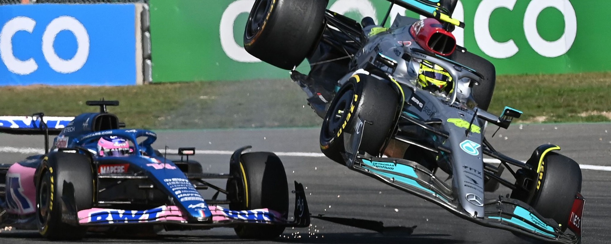 Meski Disebut ‘Idiot’, Lewis Hamilton Akui Insiden di GP Belgia dengan Fernando Alonso Salah Dirinya