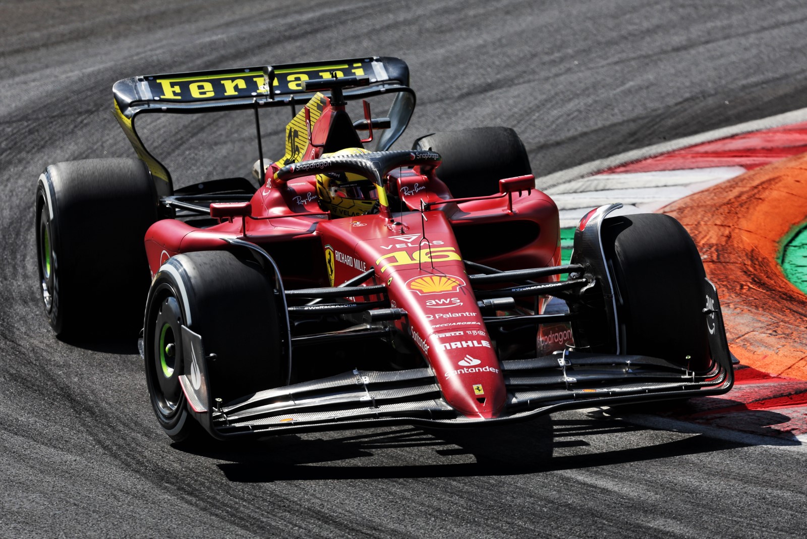 GP Italia: Ferrari Pimpin Sesi Latihan Pertama di Monza