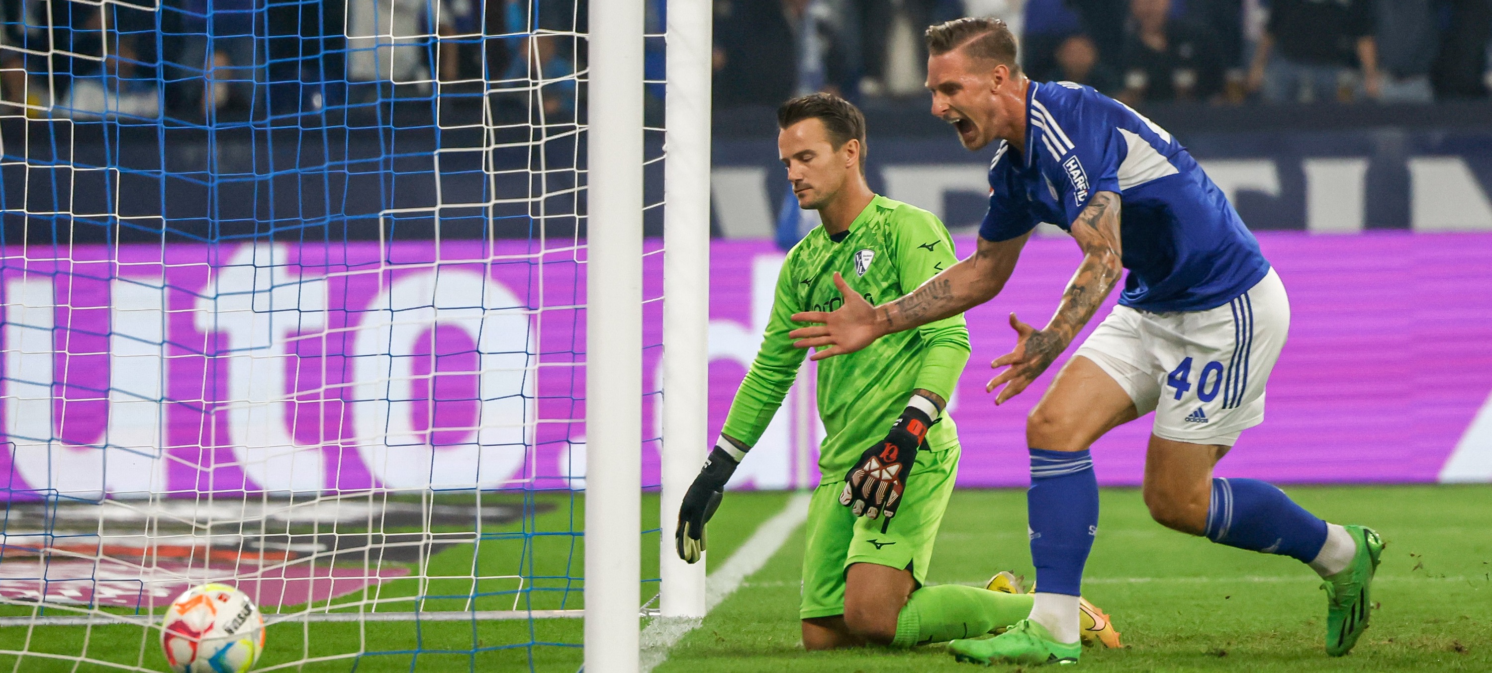 Bundesliga: Schalke Raih Kemenangan Pertama, VfL Bochum Semakin Merana
