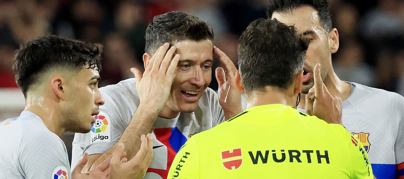 Usai Piala Dunia, Robert Lewandowski Dapat Hukuman Tiga Pertandingan di LaLiga