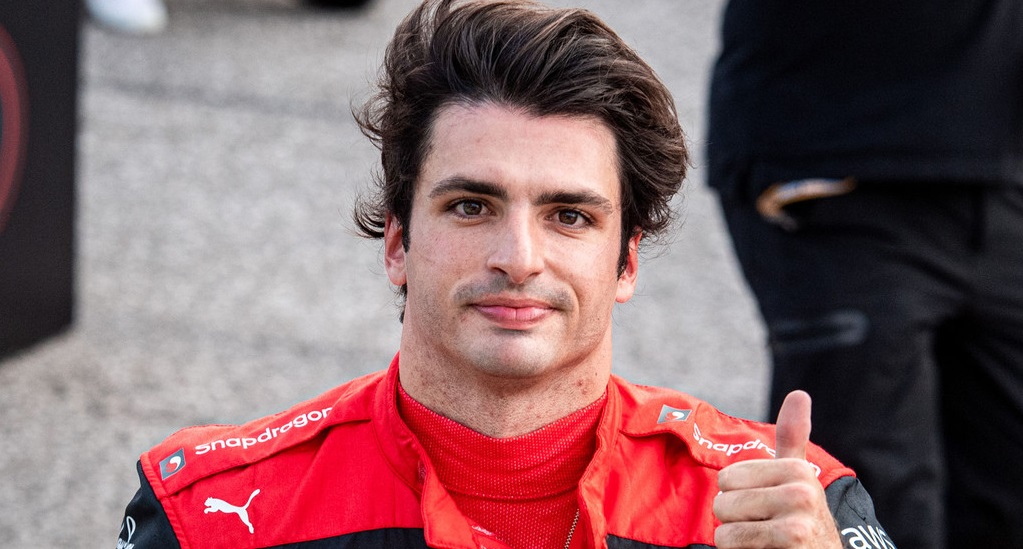 Carlos Sainz Yakin Ferrari Bisa Kalahkan Red Bull Pada Musim 2023