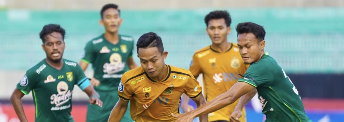 Persebaya Surabaya 2-1 Bhayangkara FC: Bajul Ijo Comeback Berkat Gol Spektakuler Paulo Victor