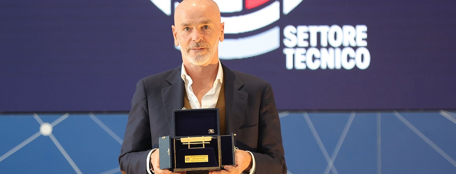 Raih Penghargaan Panchina d’Oro, Stefano Pioli Apresiasi Seluruh Elemen AC Milan