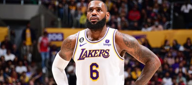 LeBron James Tunda Operasi Demi Raih Tiket Play-off Bareng Lakers